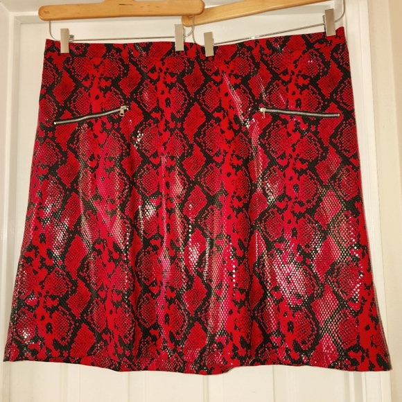 Ashley Stewart Black and Red Faux Snakeskin Skirt, size 24 NEW! - Picture 1 of 6